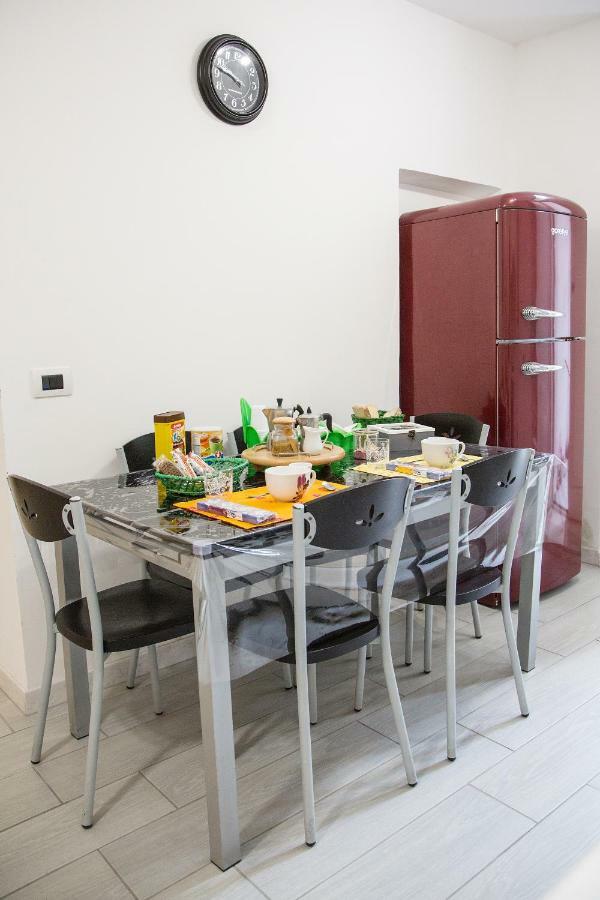 Hauber House Apartment เนเปิลส์ ภายนอก รูปภาพ