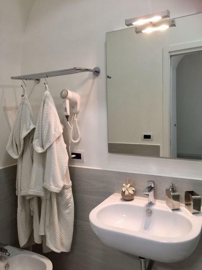 Hauber House Apartment เนเปิลส์ ภายนอก รูปภาพ