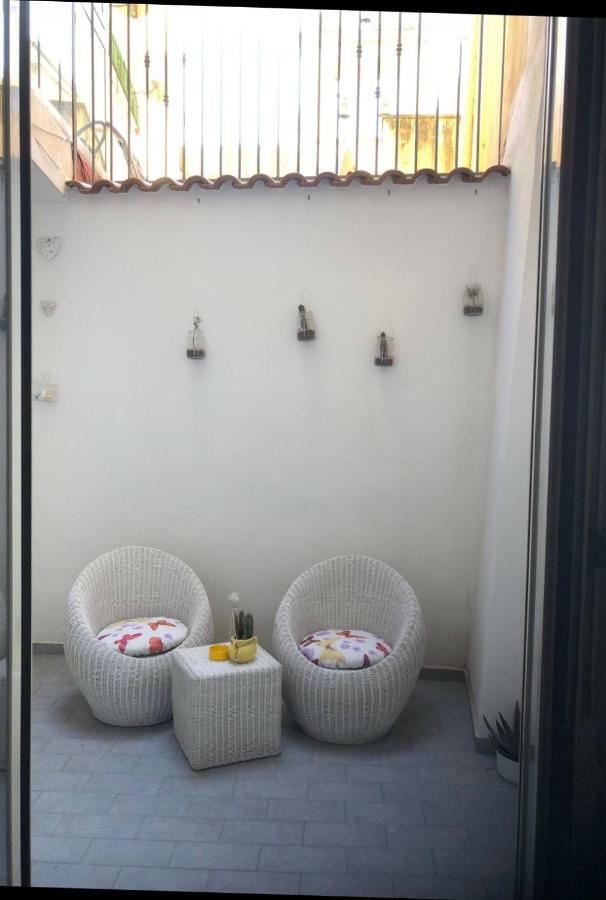 Hauber House Apartment เนเปิลส์ ภายนอก รูปภาพ