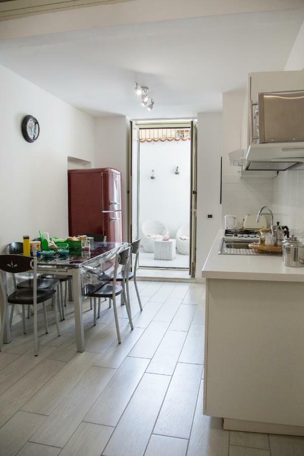 Hauber House Apartment เนเปิลส์ ภายนอก รูปภาพ